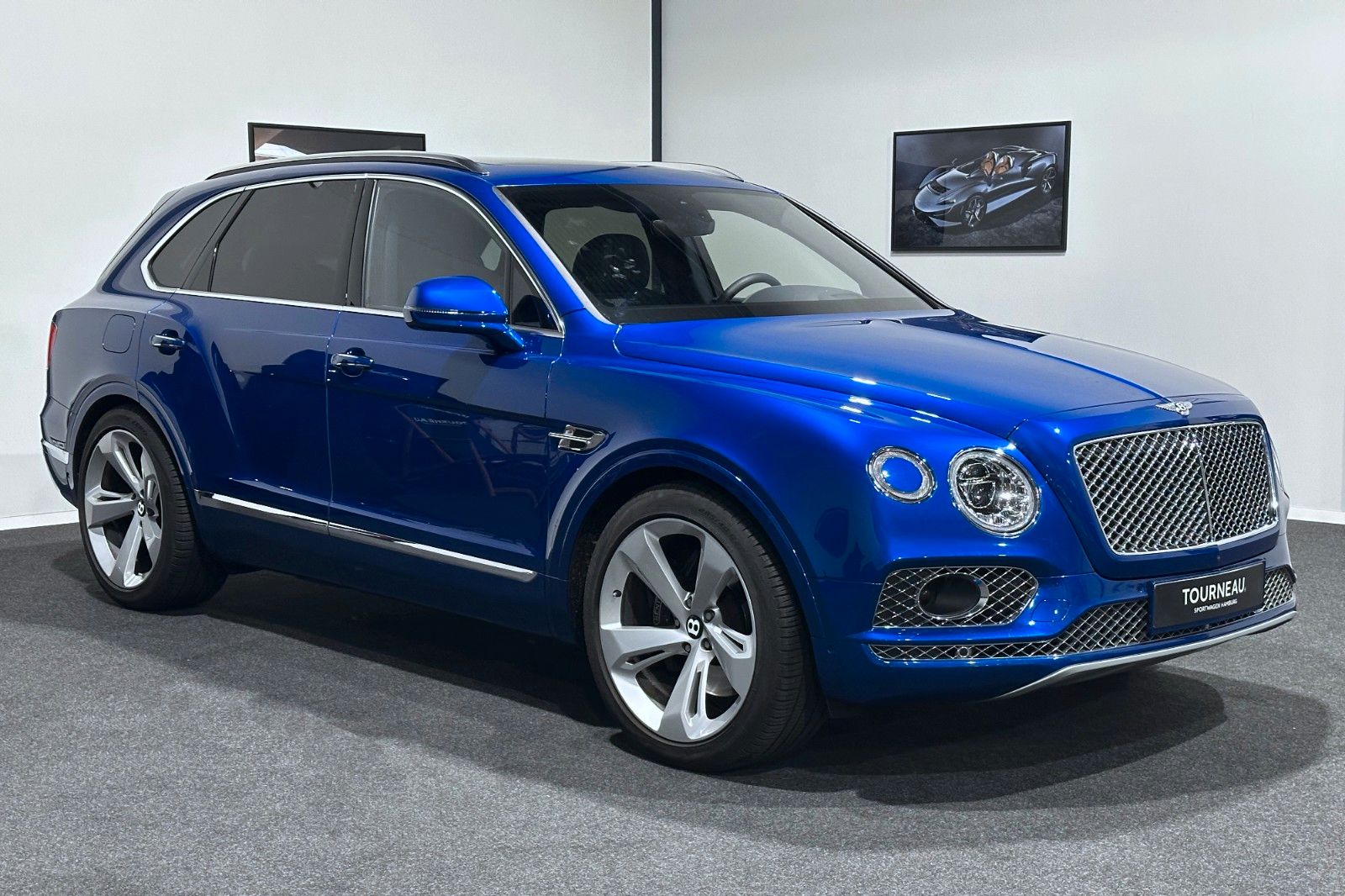 Fahrzeugabbildung Bentley Bentayga V8 Diesel | AHK