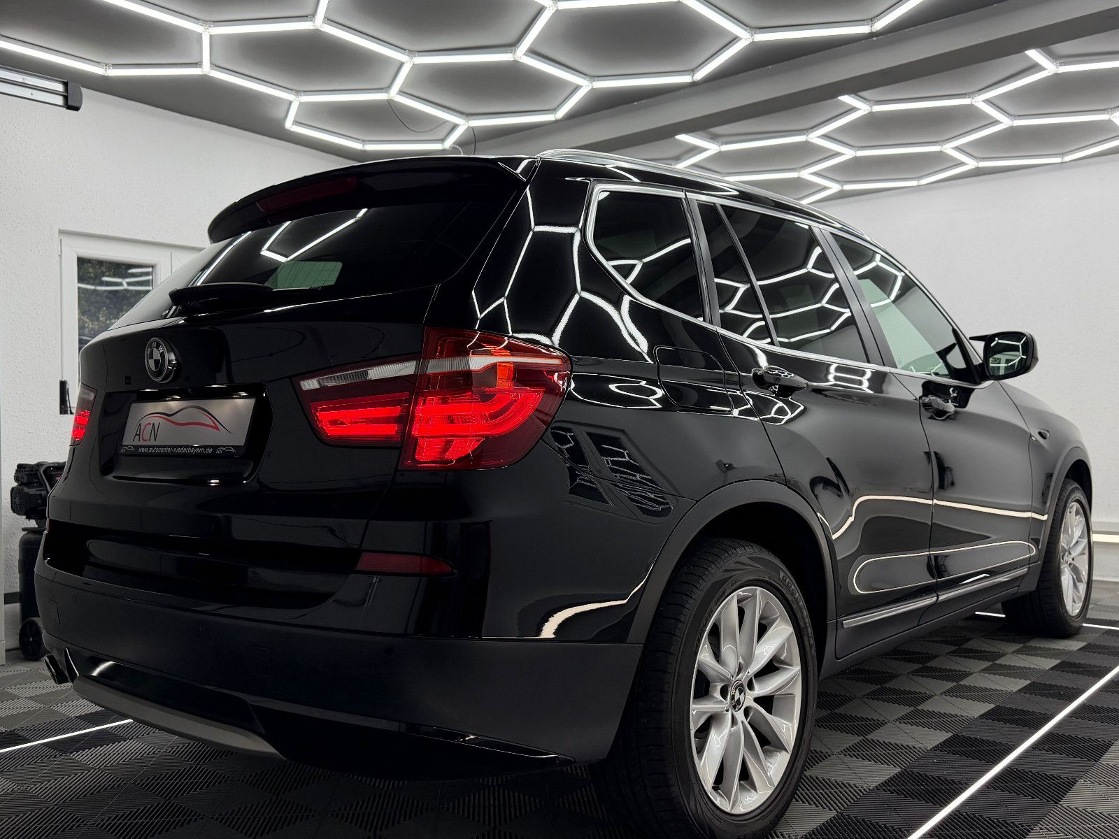 Fahrzeugabbildung BMW X3 sDrive 18 d/XENON/HuD/PANO/AHK/NAVI PROF.