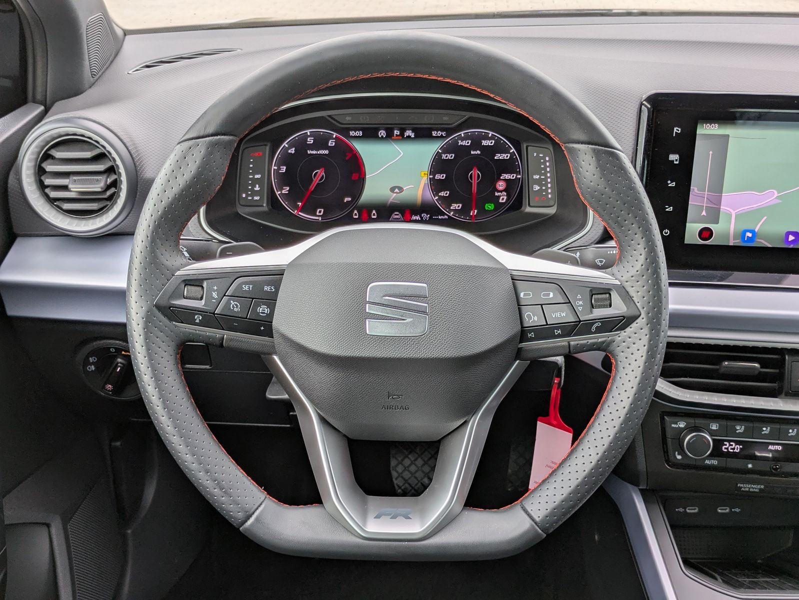 Fahrzeugabbildung SEAT Arona 1.5 TSI FR DSG AHK*ACC*LED*APP*DAB*KAMERA
