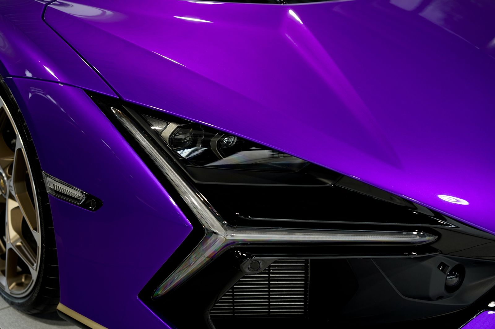 Lamborghini Revuelto