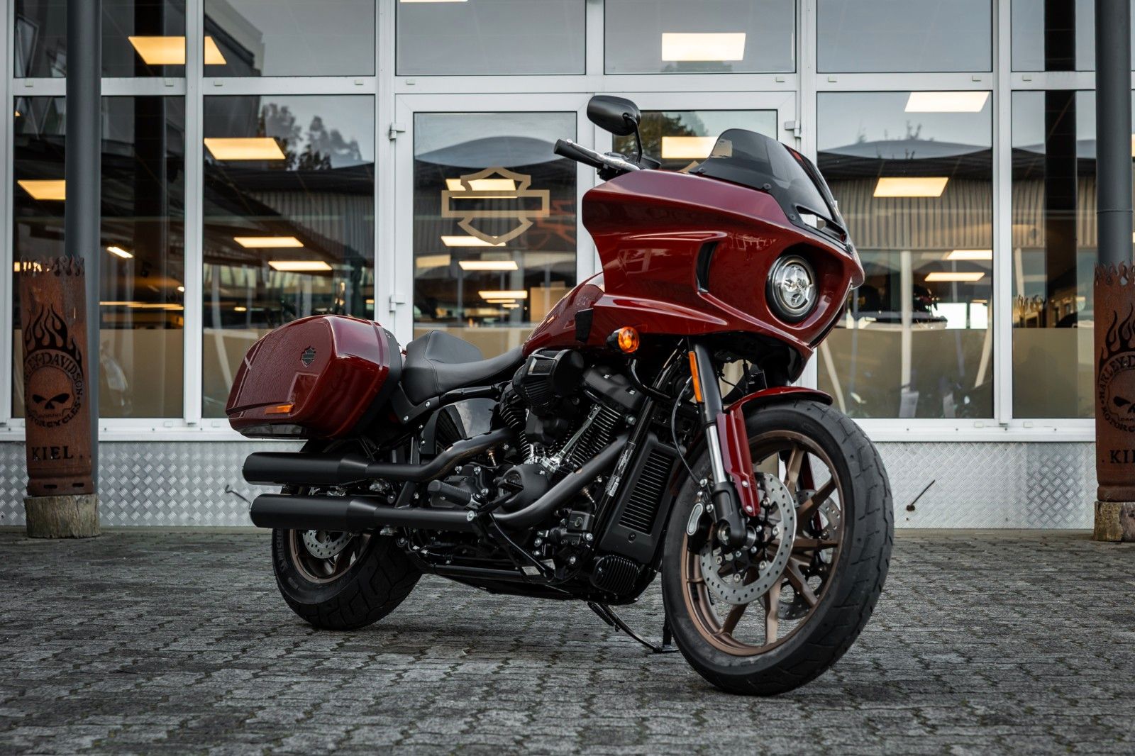 Fahrzeugabbildung Harley-Davidson FXLRST LOW RIDER ST 117 -SOFORT VERFÜGBAR
