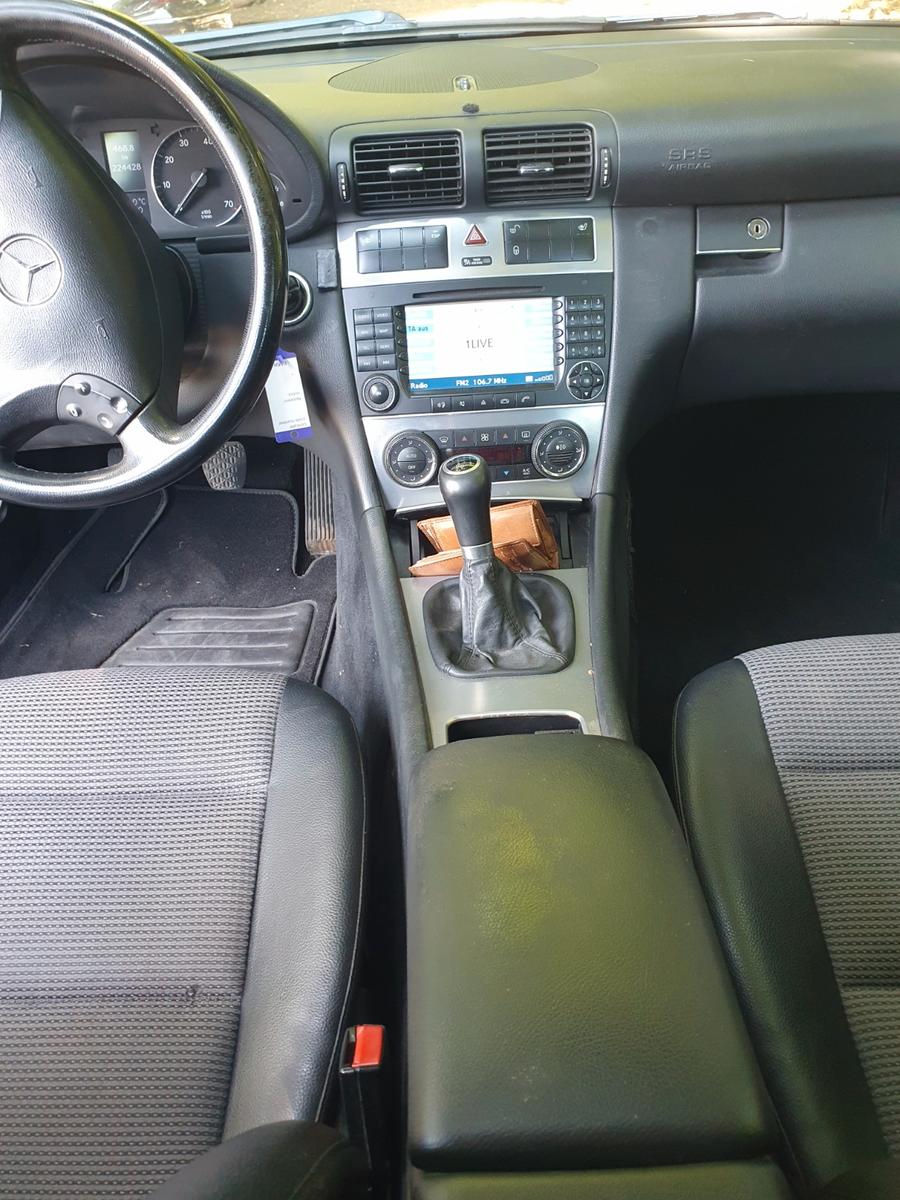 Mercedes-Benz C230 2006 — photo 9