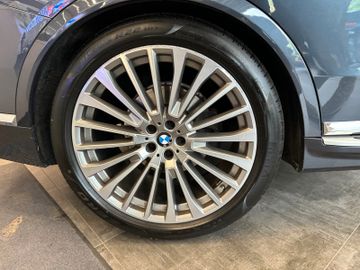 MYAUTOCENTER – Gebraucht- und Jahreswagen mit Werkstattservice in Pfaffenhofen BMW X7 *PANO(SKYLOUNGE)*HEADUP*6SITZER*5-ZONEN*VOLL*