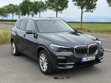BMW X5 xDrive45e Pano Leder Luftfeder - BMW X5 mit Hybrid-Antrieb: Grau, Geländewagen