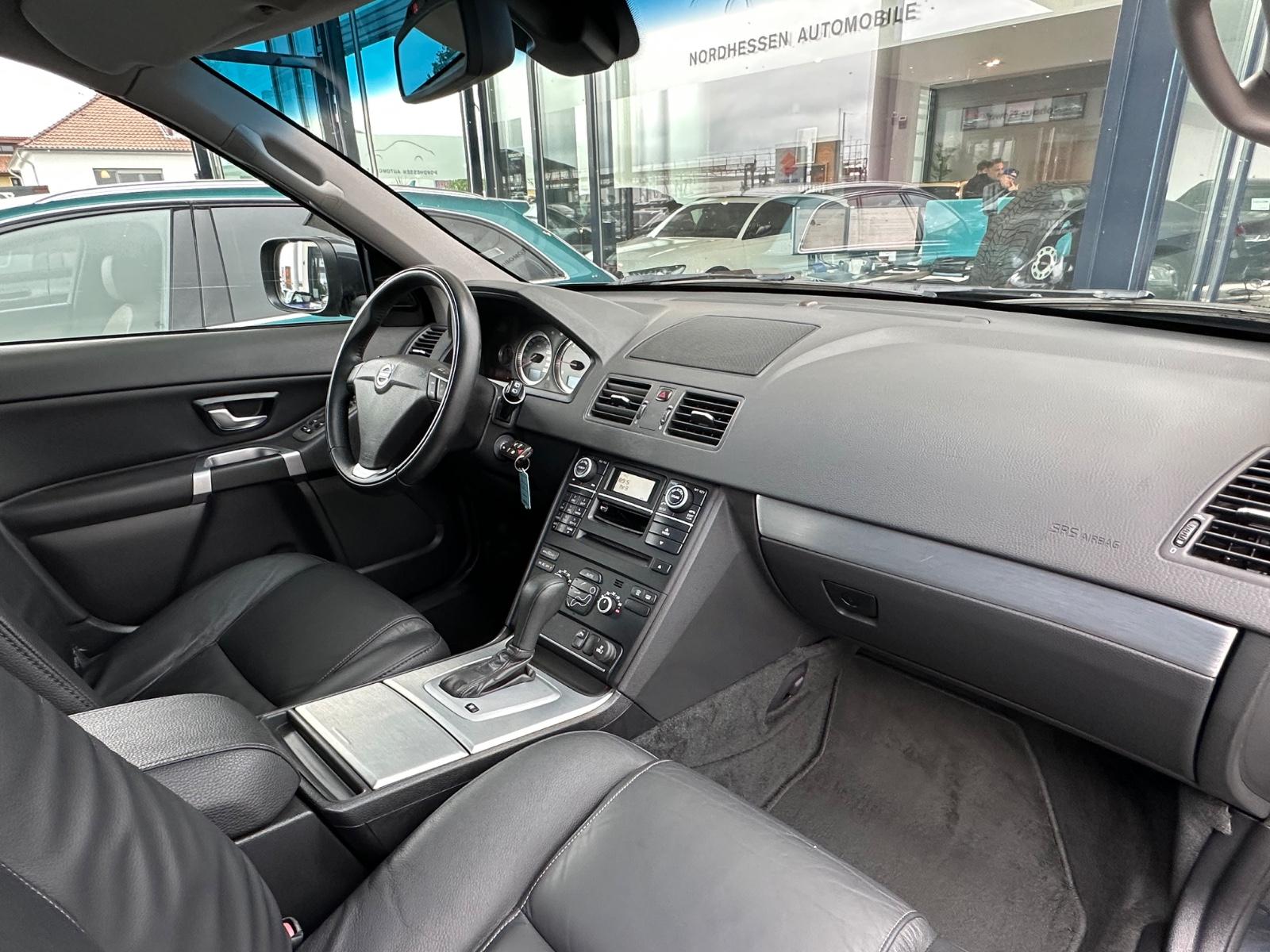 VOLVO XC90 D5 AWD - MOMENTUM - 200 Cv - BVA - BLUETOOTH - RÉGULATEUR DE VITESSE - 7 Places