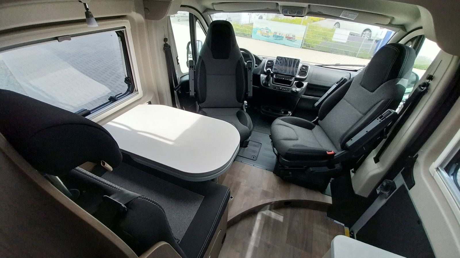 Fahrzeugabbildung Carado CVE 640 PRO SOFORT VERFÜGBAR € 6185,- SPAREN