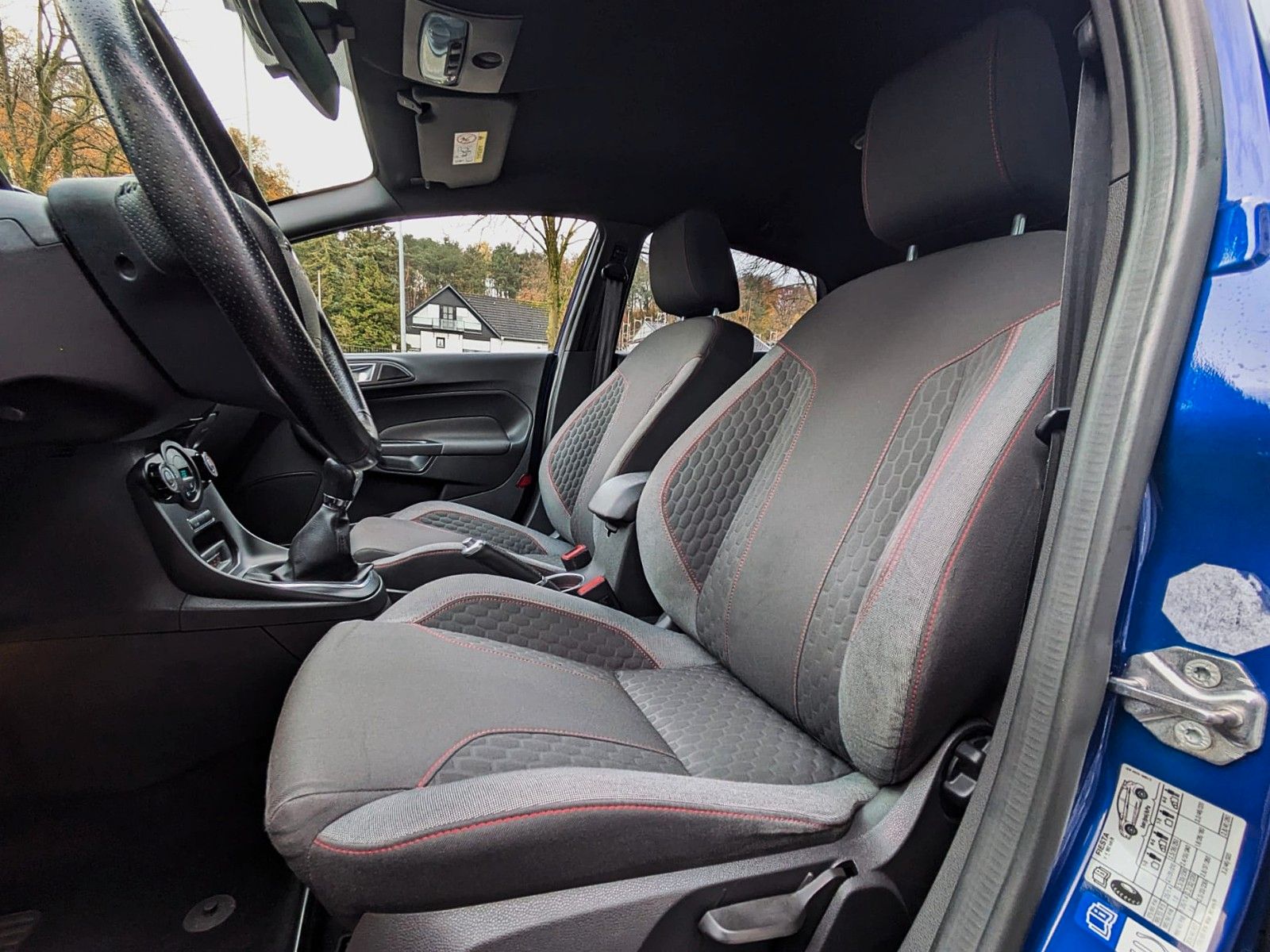 Fahrzeugabbildung Ford Fiesta ST-Line KLIMAAUT NAVI SITZH. 1.Hd