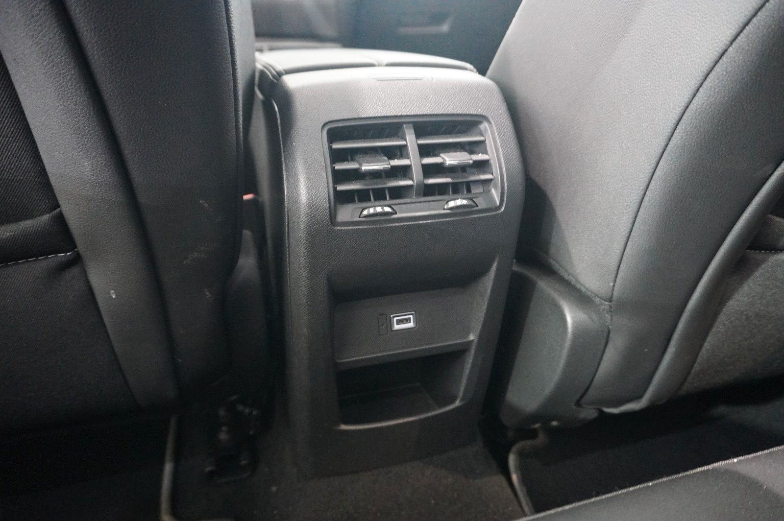 Fahrzeugabbildung Opel Astra L Lim. 1.2T GS LINE NAVI/LED/360°/PANO/HUD