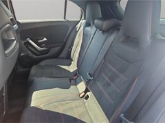 MERCEDES-BENZ A 250 AMG Line El. Panodach Navi Digitales Cockp