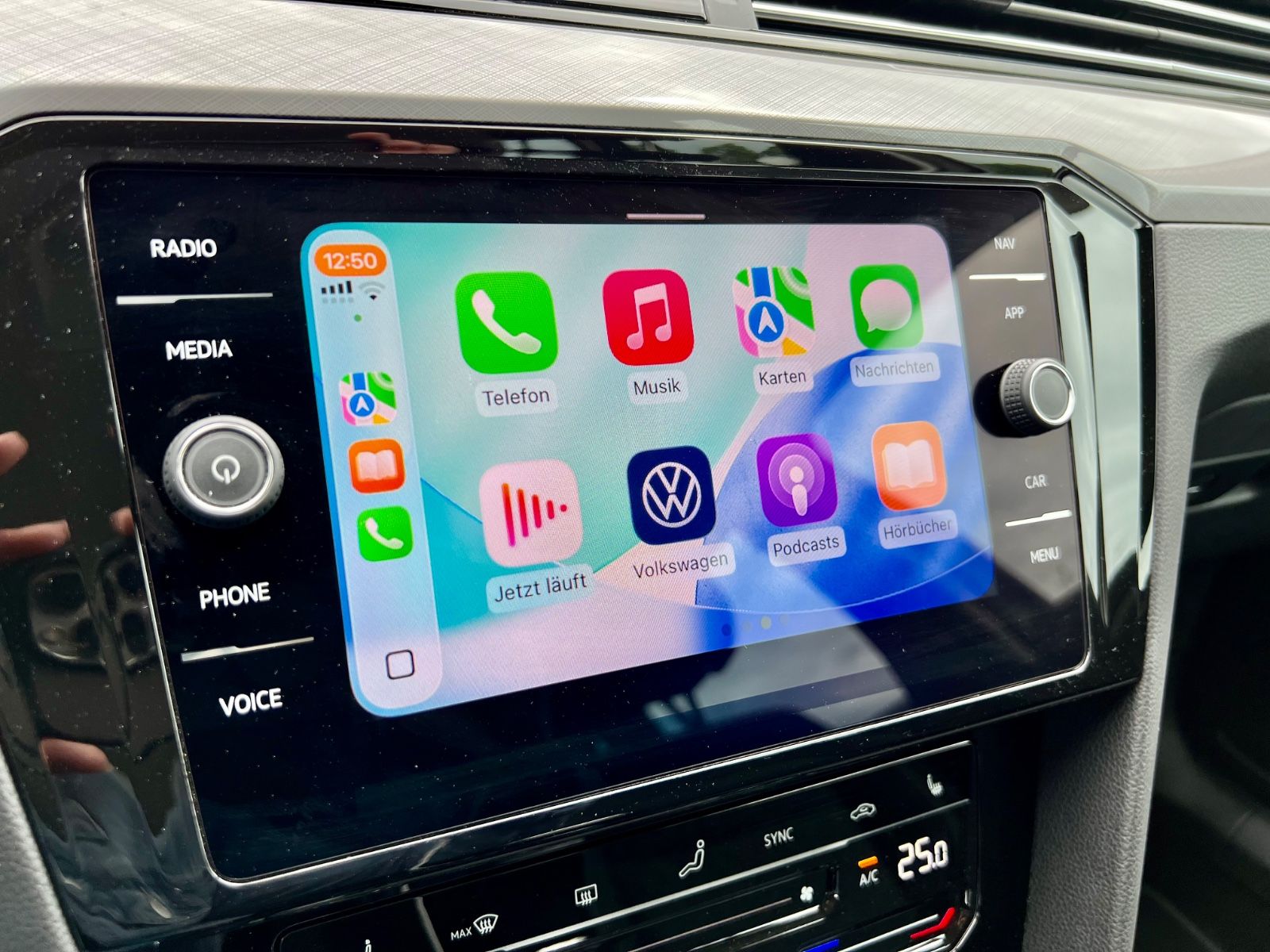 VW Passat Variant Business AAC NAVI SHZ MASSAGE