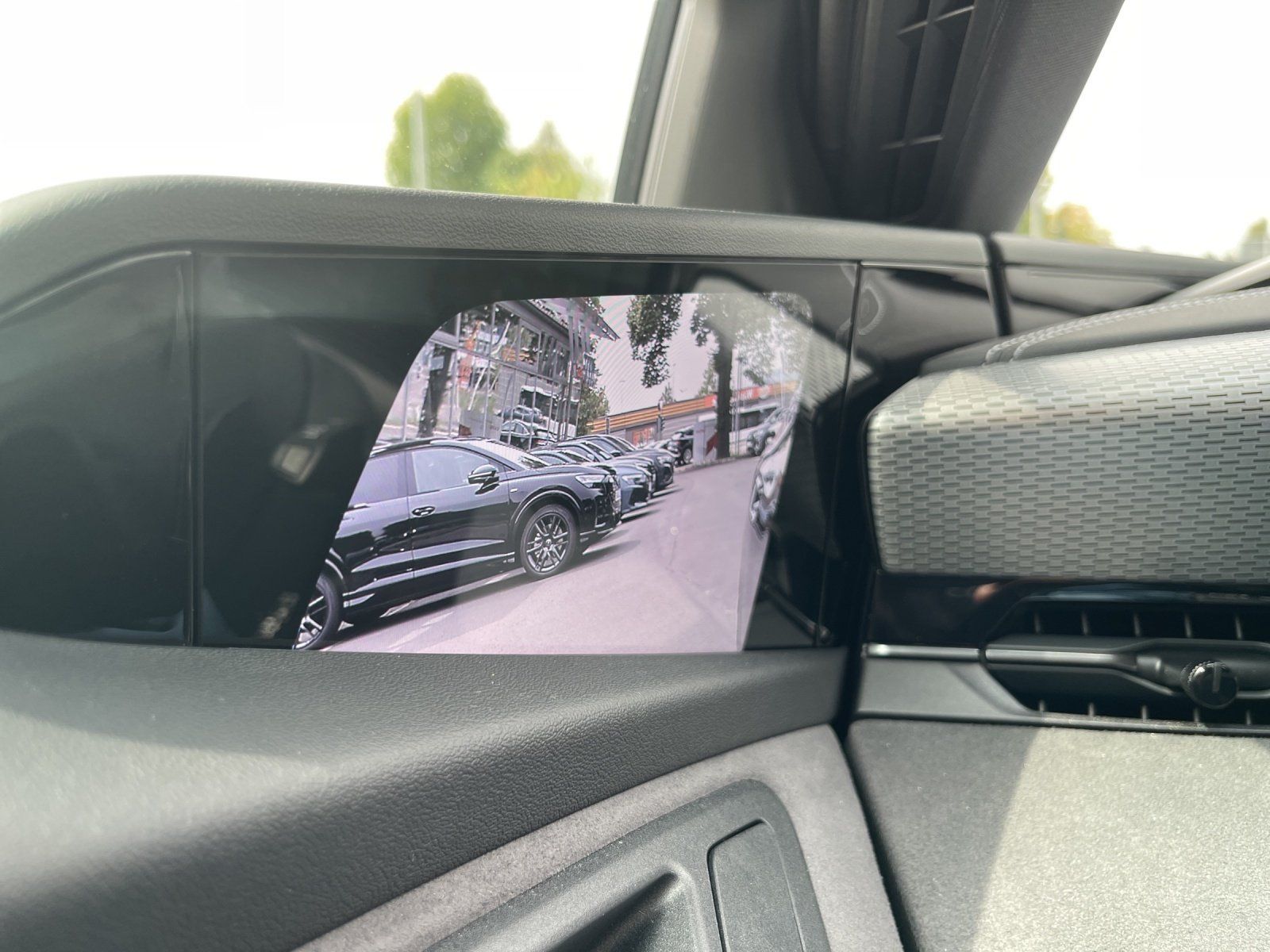Fahrzeugabbildung Audi A6 Avant e-tron edition one edition one grey e-t