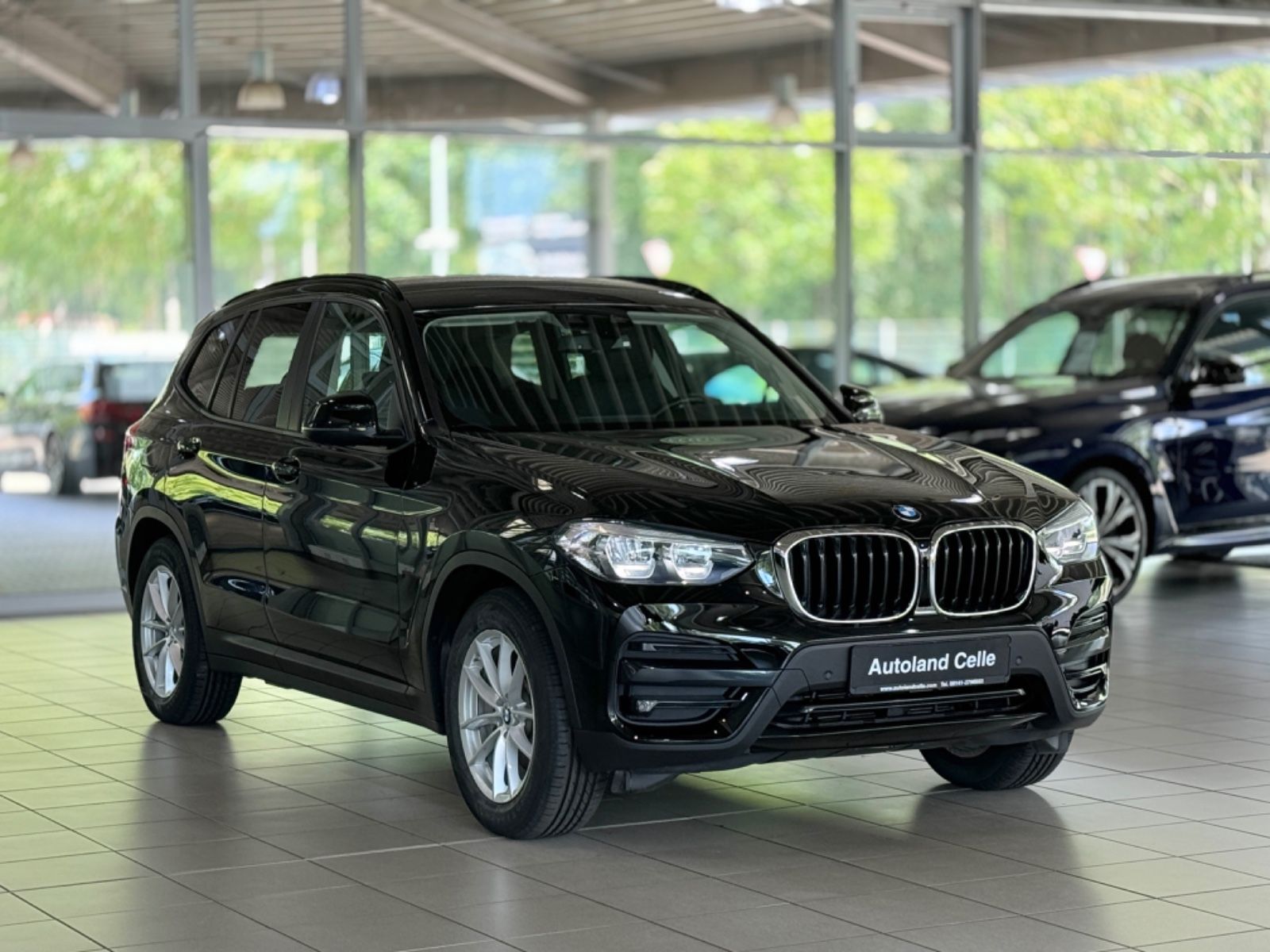 Fahrzeugabbildung BMW X3 xD30e HUD DAB HiFi Alarm AHK LED 18Zoll