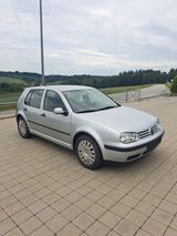 Volkswagen GOLF 4 1.4B TÜV 06/27 - Volkswagen Golf aus 2001: 2.0
