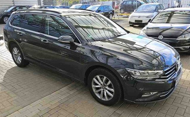 Volkswagen Passat*Variant*Business*Navi*Pano*Kamera*LED*ACC