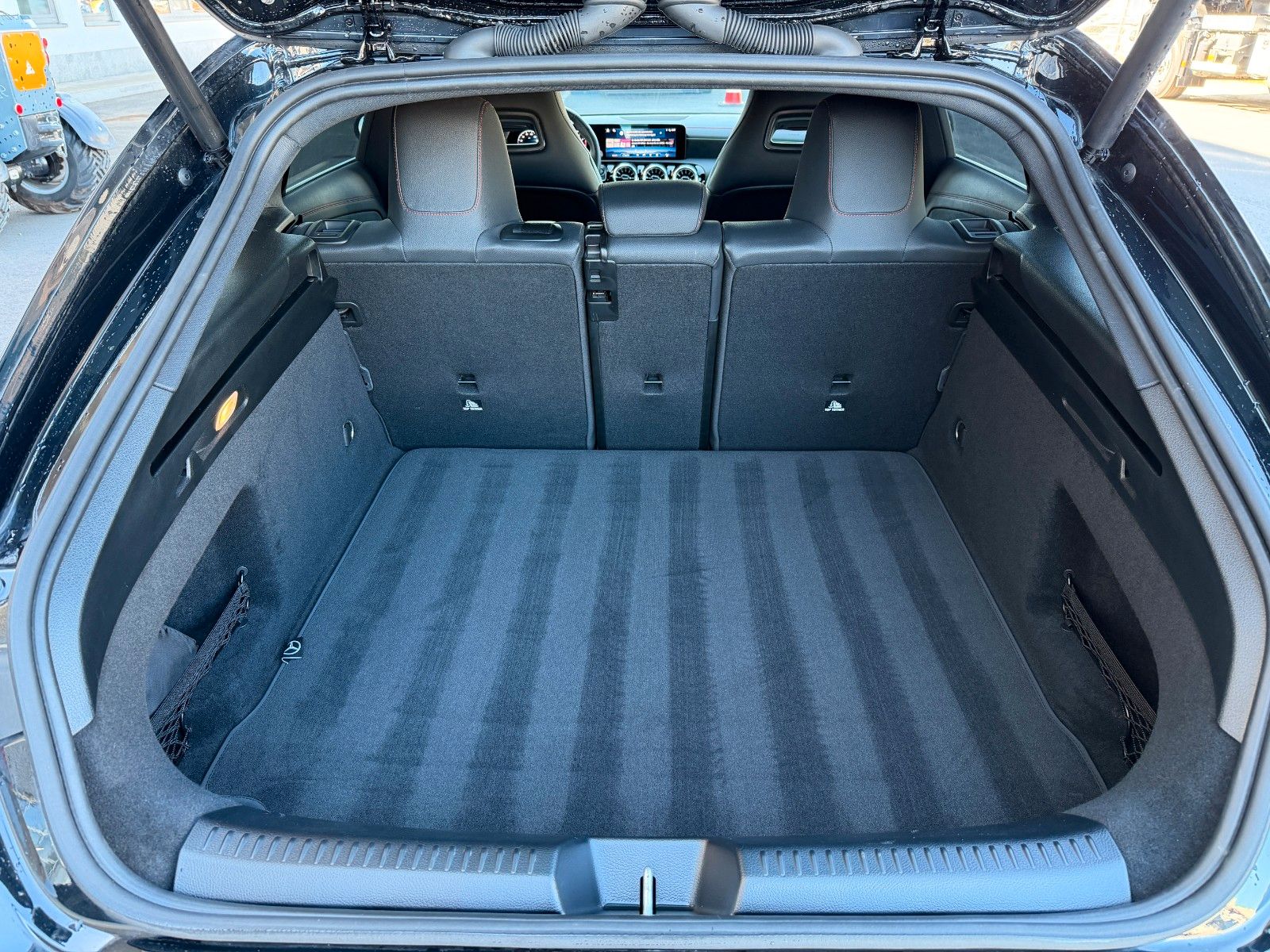 Fahrzeugabbildung Mercedes-Benz CLA 200 SB AMG R-Kamera+TOTW+