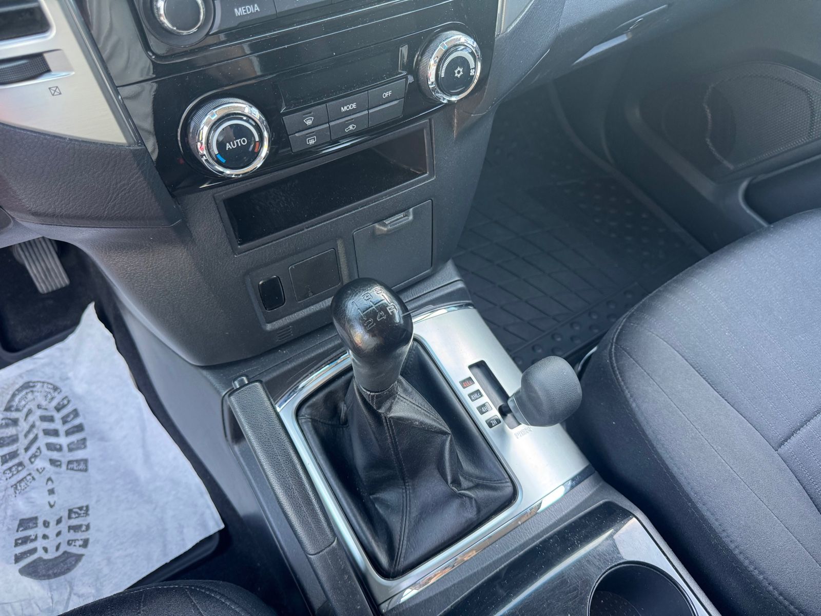 MITSUBISHI Pajero Pajero MT 3.2 DI-D Austria*LKW*2-Sitzer*TÜV Neu*, Ansicht 16