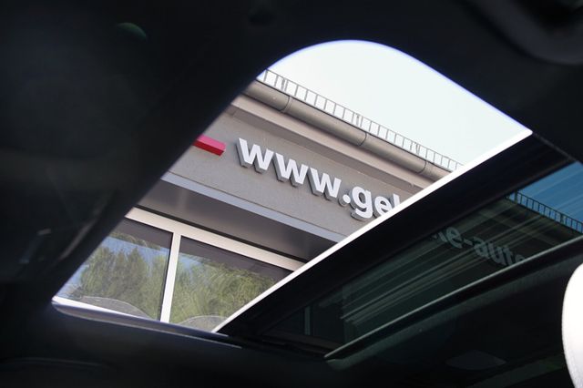 Mercedes-Benz C 300 e T AMG Line*Pano,Distronic+,Head-Up,360°