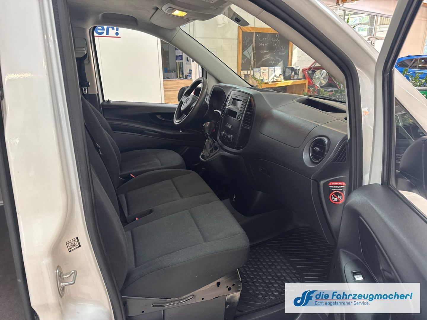 Fahrzeugabbildung Mercedes-Benz Vito Kasten 111 CDI WORKER FWD kompakt BlueTEC T
