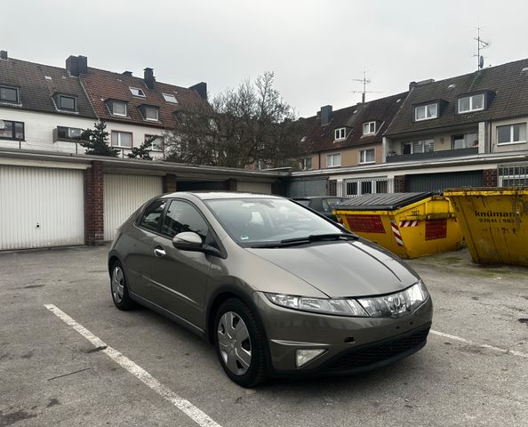 Honda Civic Lim. 5-trg. 1.8 Sport TÜV NEU