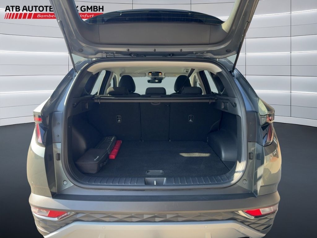 Fahrzeugabbildung Hyundai Tucson AHK  Automatik Hybrid, Allwetterreifen