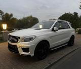 Mercedes-Benz Mercedes ML 63 AMG Diamantweiss 360 Kamer... - Mercedes-Benz ML 63 AMG in Köln
