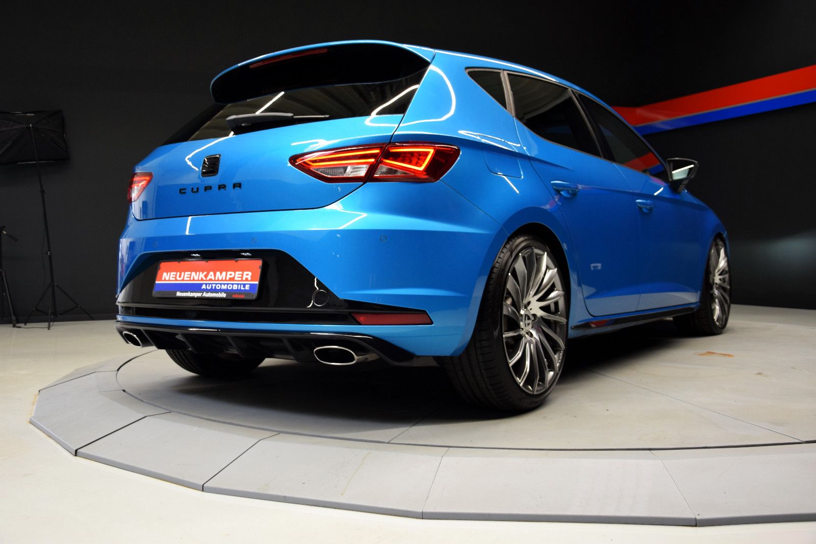 Fahrzeugabbildung SEAT Leon Cupra 290 Dynamic-Paket Sonderlackierung