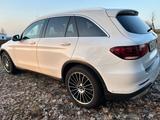 Mercedes-Benz GLC 200 4MATIC AMG Panorama Alcantara 20 Zoll - Mercedes-Benz GLC 200 von privat