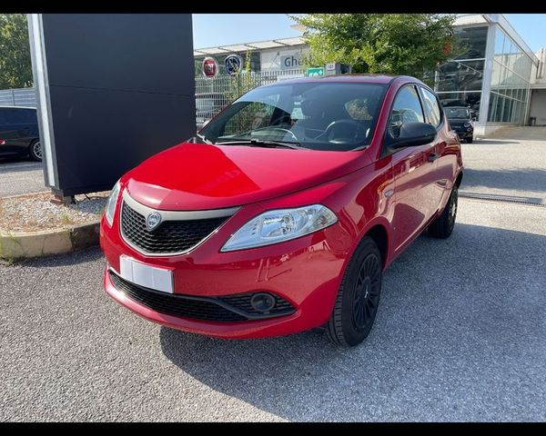 Lancia Ypsilon 0.9 TwinAir 85 CV 5 porte Metano 