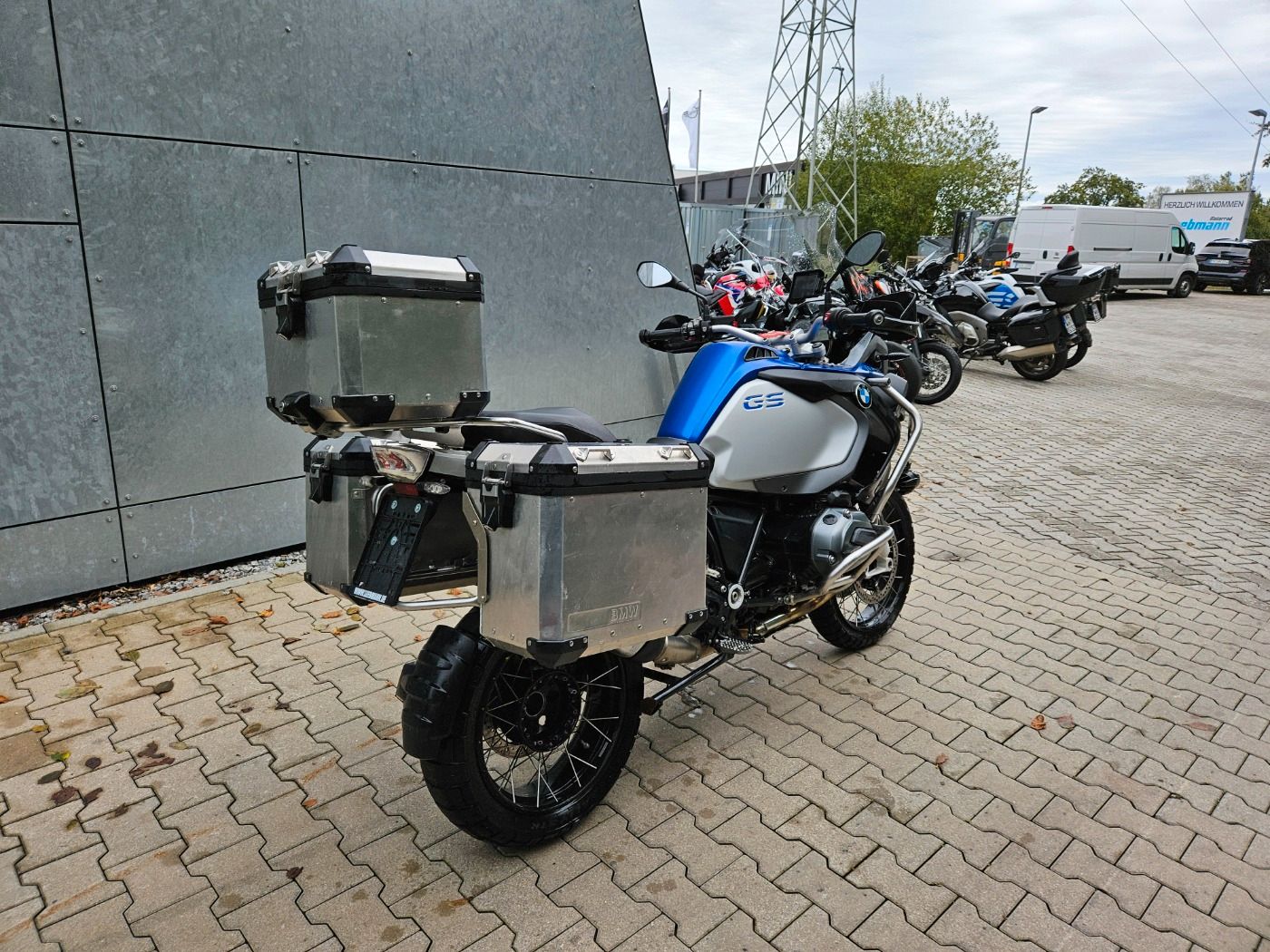 Fahrzeugabbildung BMW R 1200 GS Adventure 3 Pakete Aluminiumkoffer 2 J