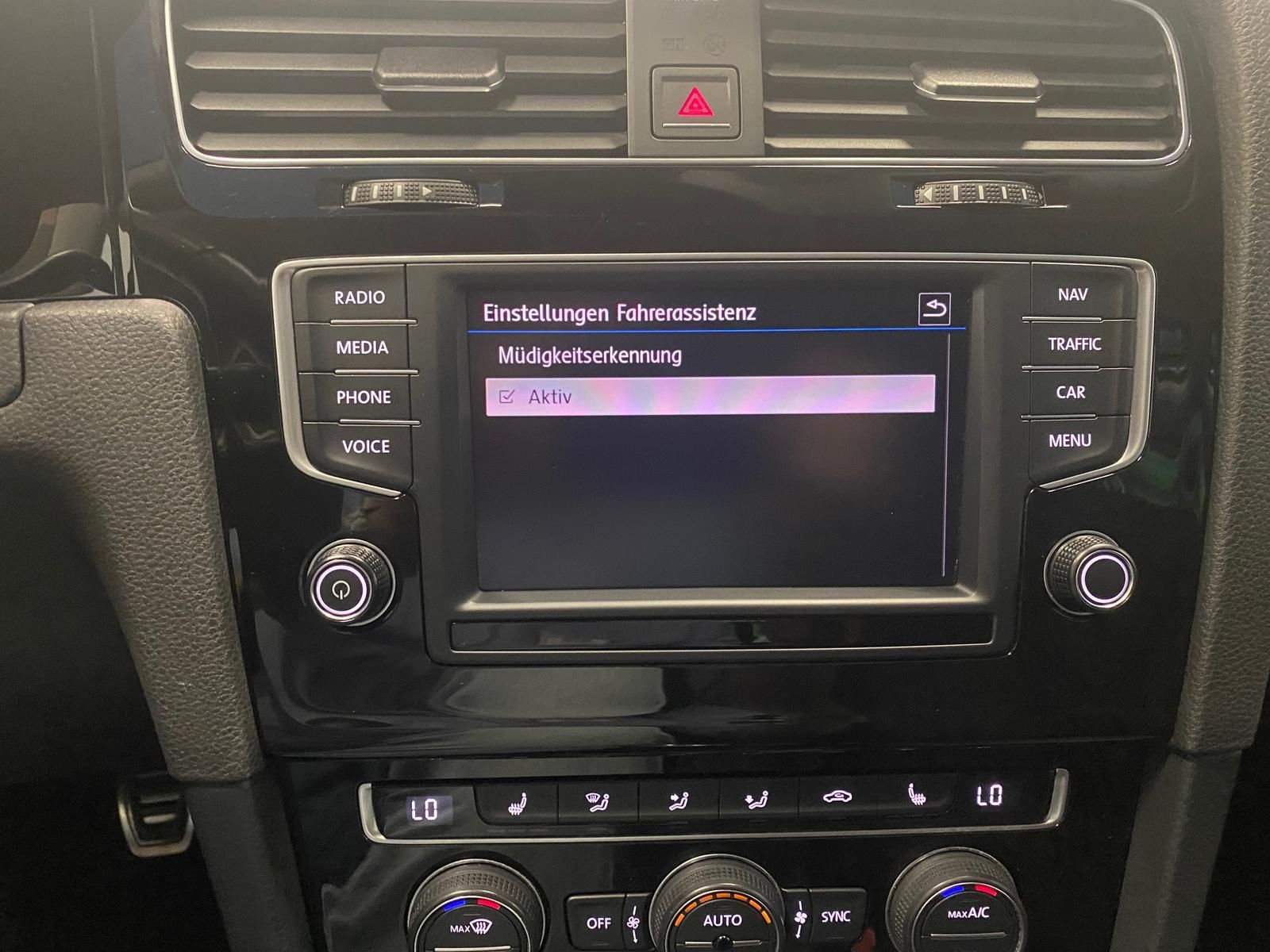 Fahrzeugabbildung Volkswagen Golf 2.0 TDI Allstar BMT KLIMA+NAVI+SITZHEIZ+PDC
