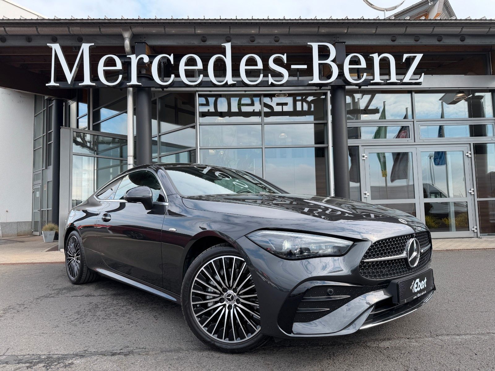 Fahrzeugabbildung Mercedes-Benz CLE 300 e AMG Premium Distr+Pano+360°+Digital