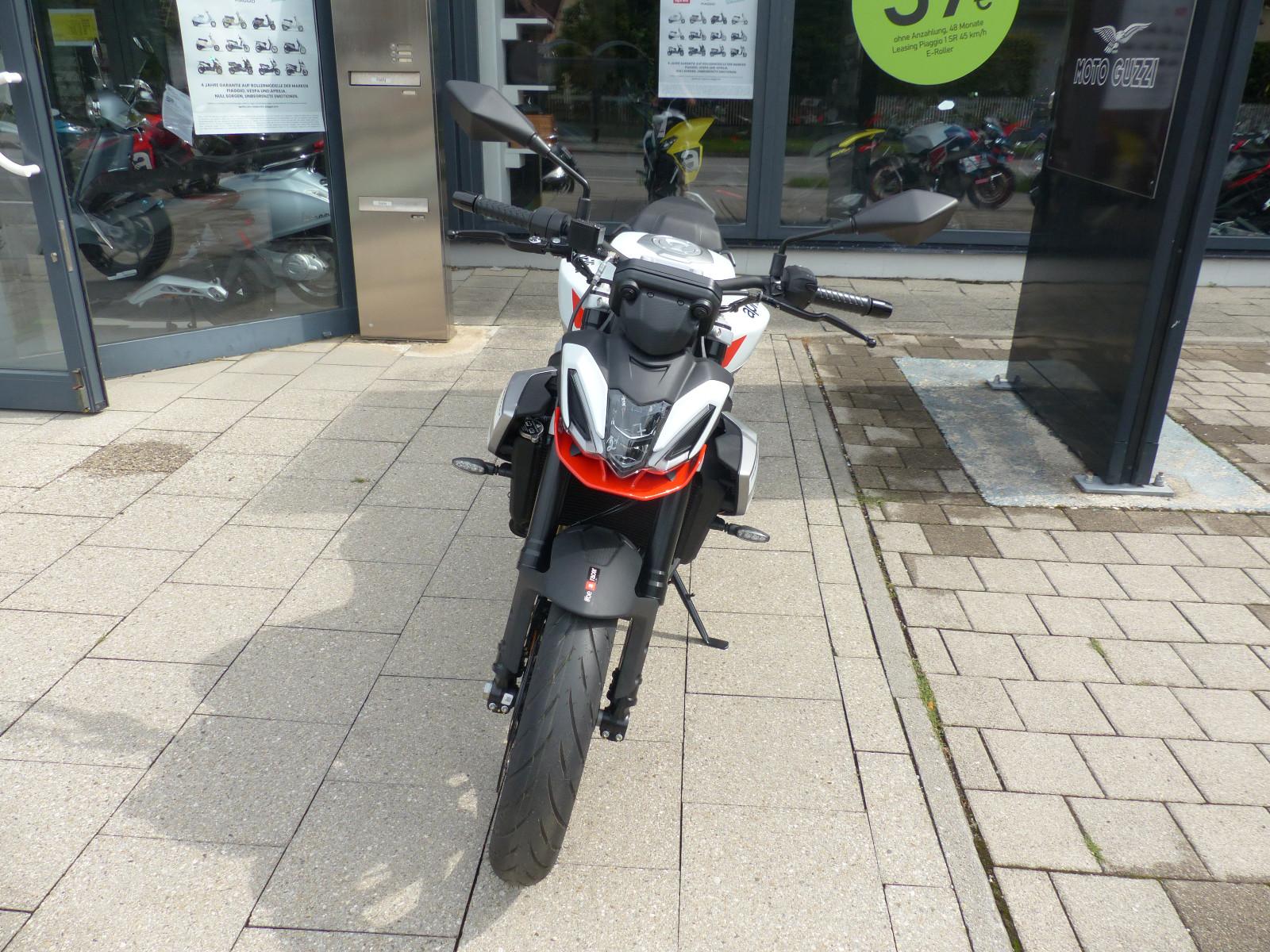 Aprilia Tuono 457