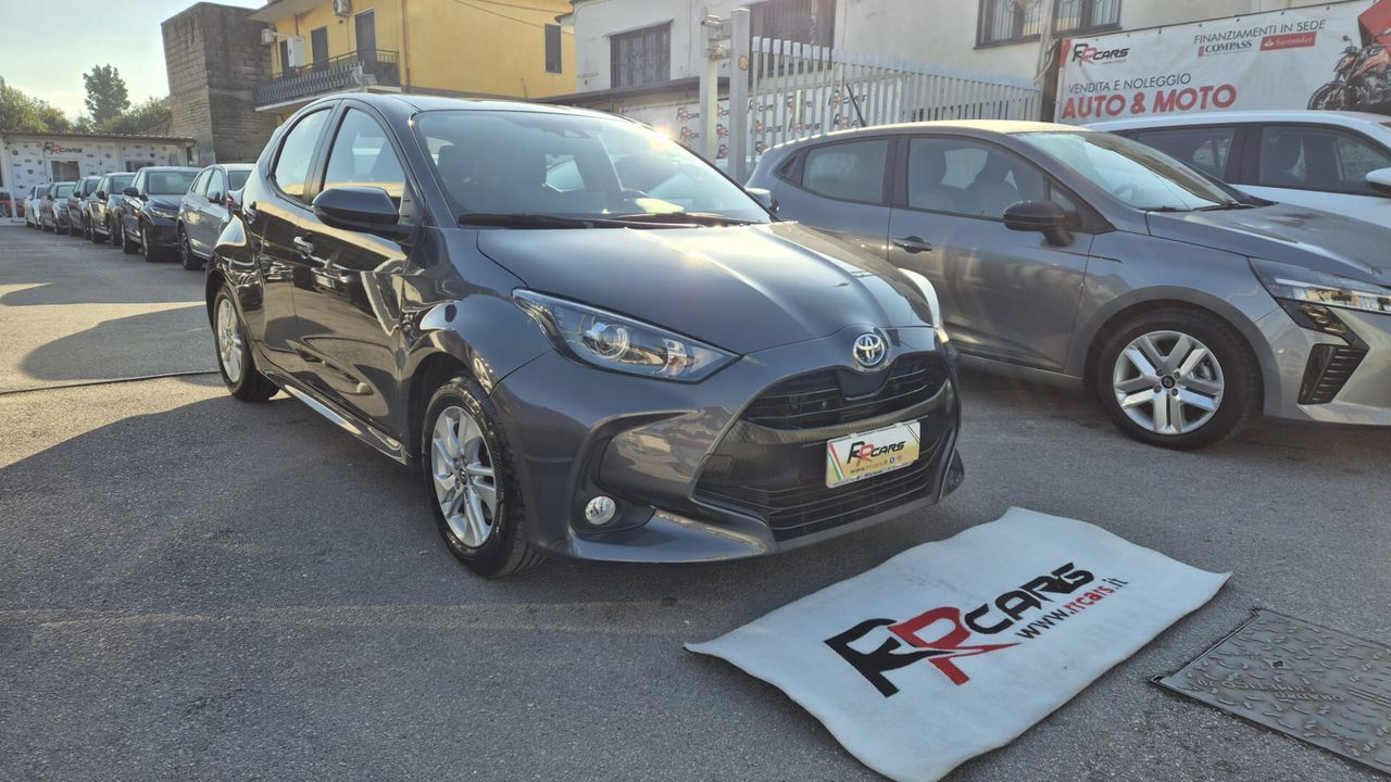 Toyota Yaris 1.5 Hybrid 5 porte Lounge imagem 2