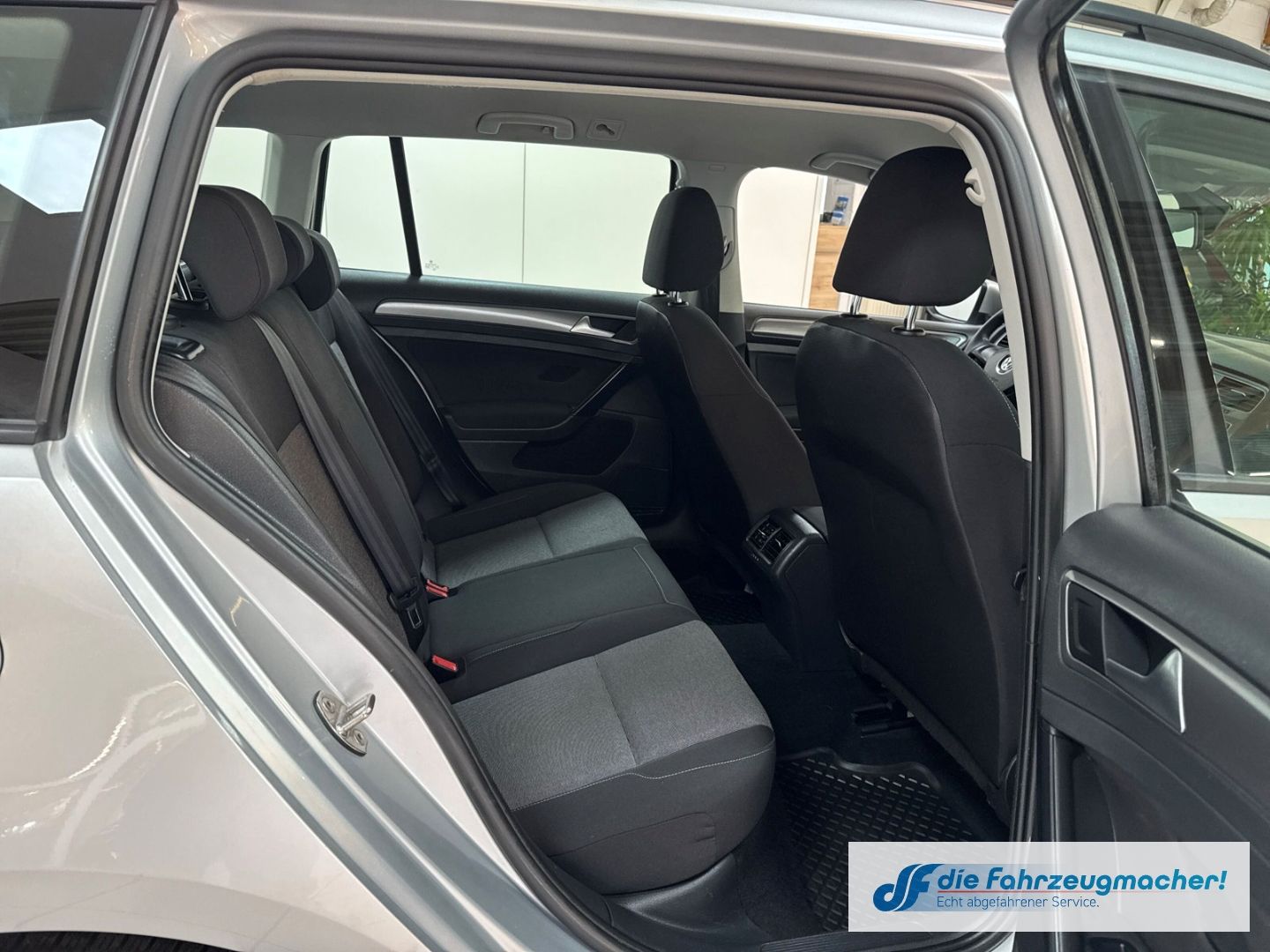 Fahrzeugabbildung Volkswagen Golf VII Variant Trendline BlueMotion 1.6 TDI