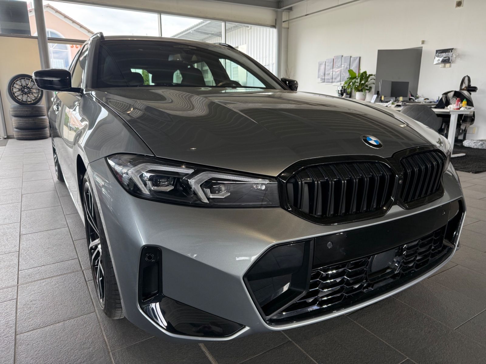 Fahrzeugabbildung BMW 320d Touring xDrive MSport*LED*HK*AHK*MSitze*360