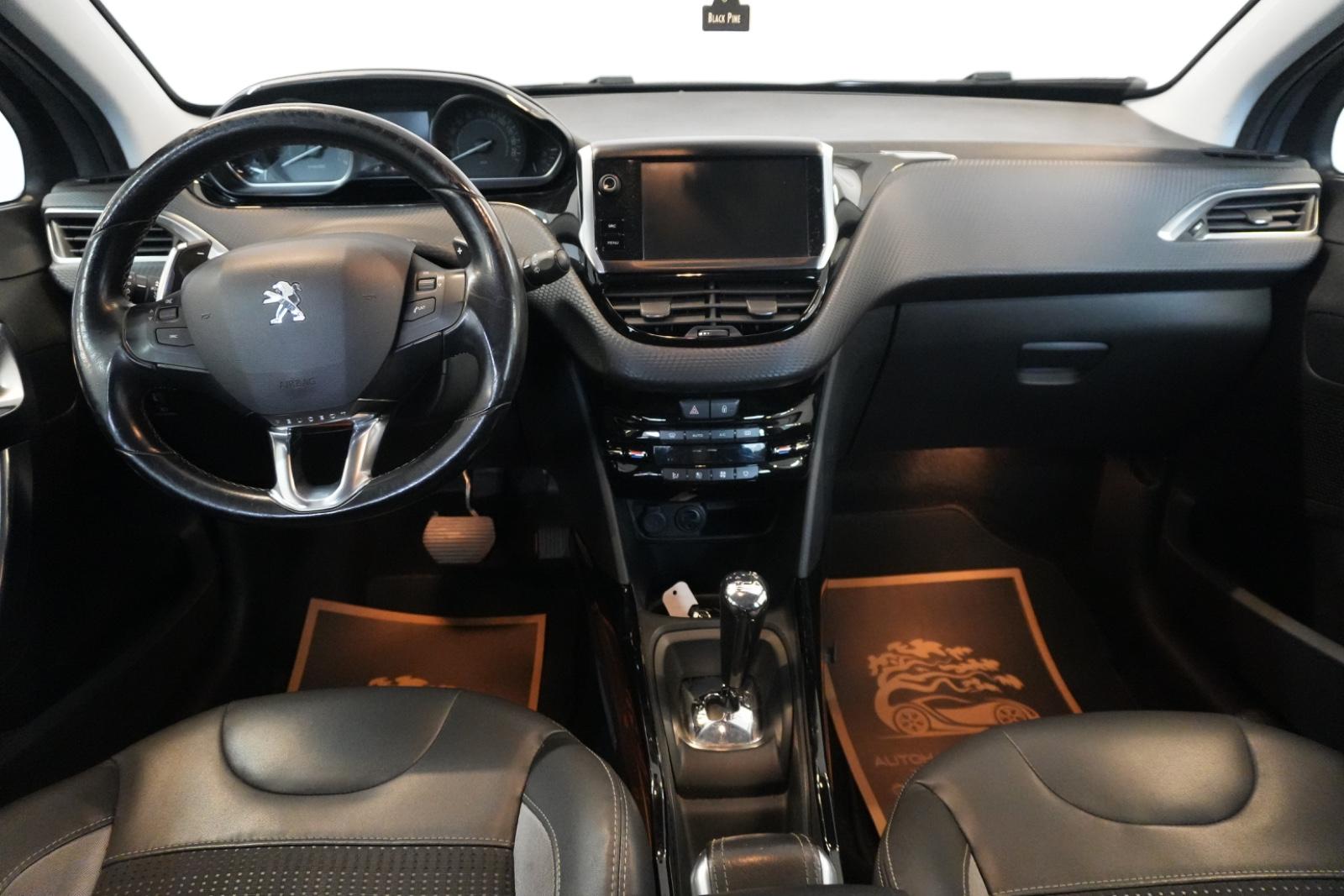 Peugeot 2008 1.2 VTi Allure Automatik PDC AHK