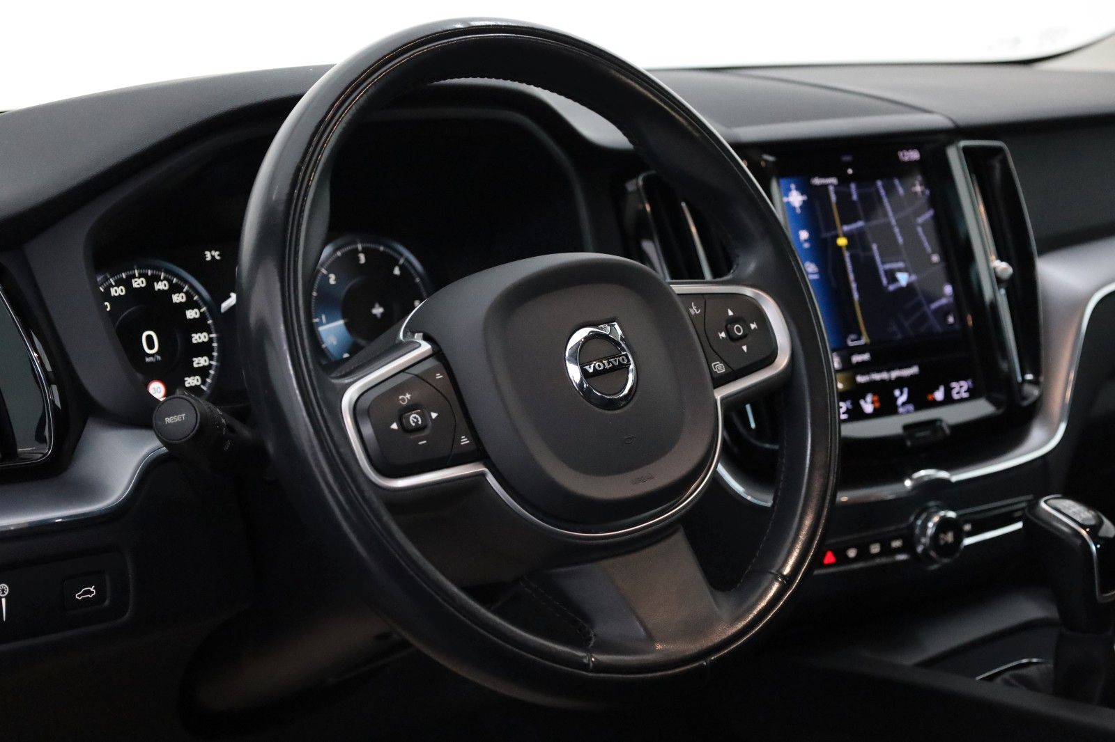 Fahrzeugabbildung Volvo XC60 Momentum Pro,Leder,Navi,Kamera,HUD,ACC,Pano