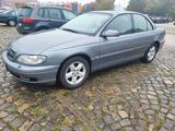 Opel Omega 2.2 16V Automatik TÜV neu AHK - Opel Omega mit Benzin-Antrieb: Limousine