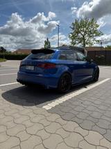 Audi RS3 2.5 TFSI S tronic quattro Sportback - - Audi RS3 mit Benzin-Antrieb: Limousine, 2.5