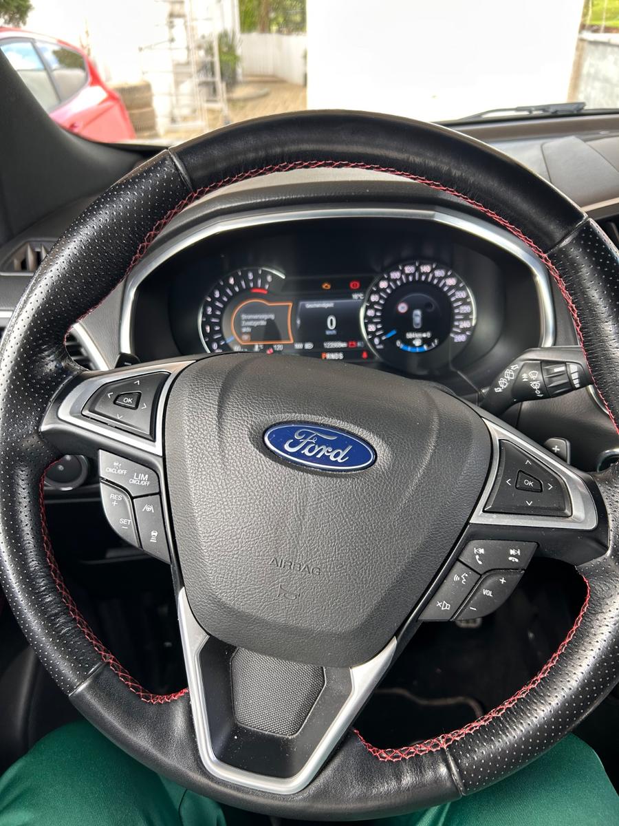 Ford Edge 2,0 l EcoBlue Bi-Turbo 4x4 ST-LINE Auto...