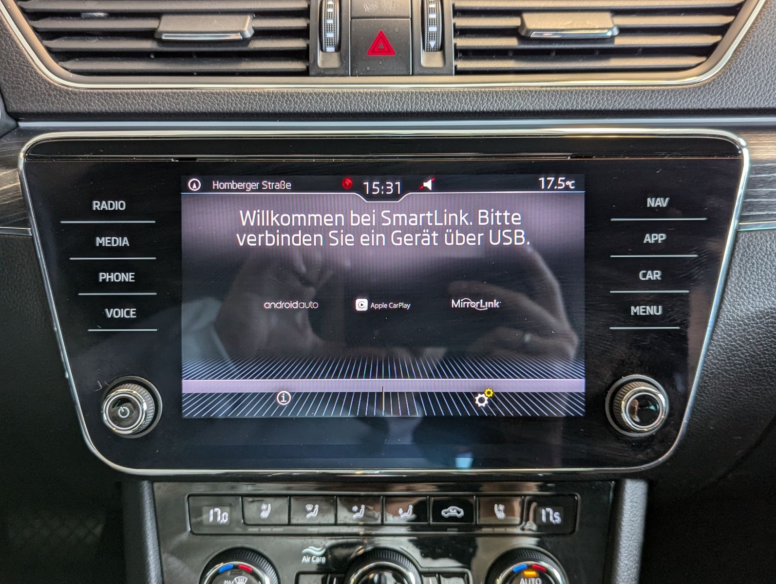 Fahrzeugabbildung SKODA Superb 2.0 TDI DSG Memory LED Kamera Leder StHz.