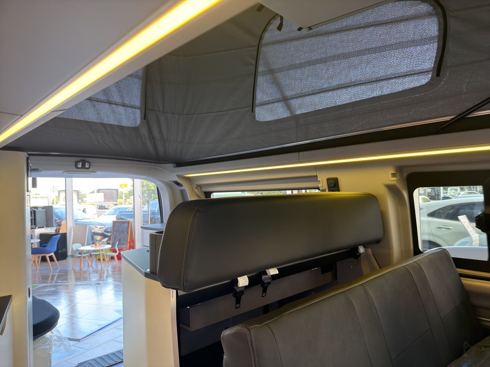 Fahrzeugabbildung Ford Nugget Camper 40 Jahre Edition Sofort Verfügbar
