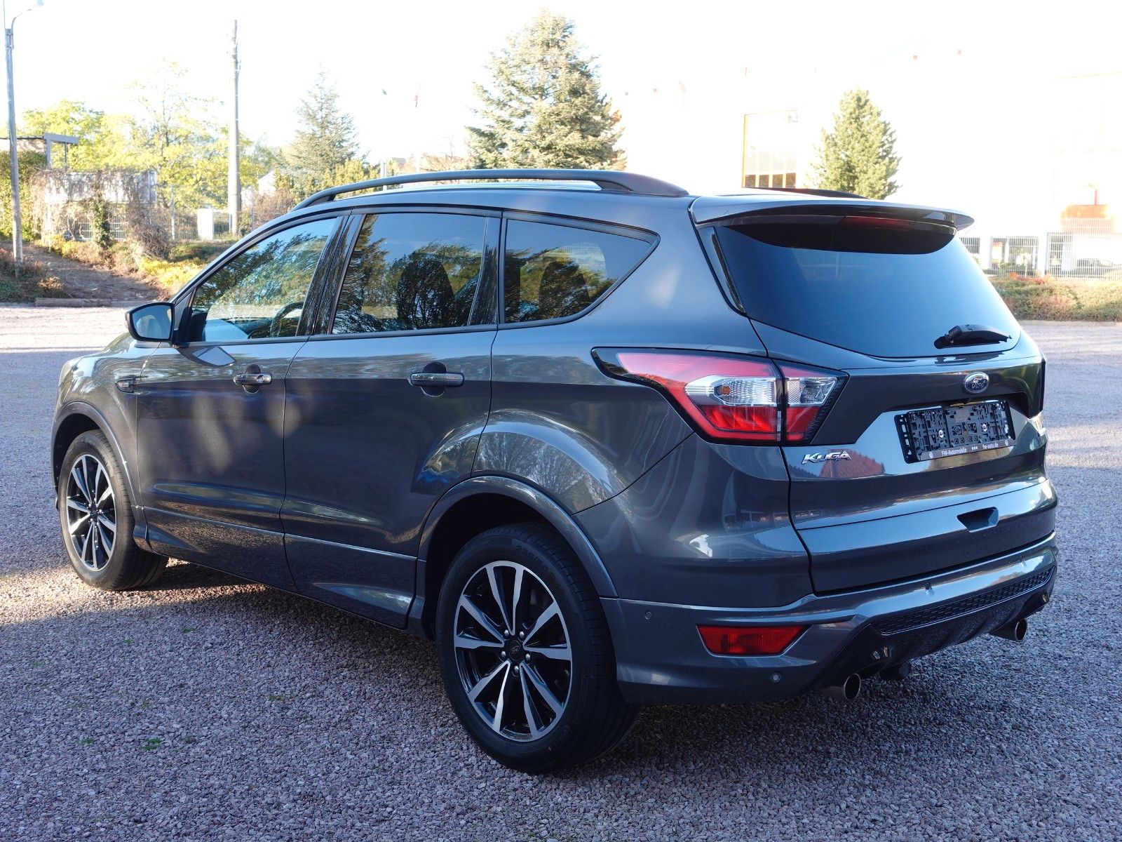 Fahrzeugabbildung Ford Kuga 1,5 EcoBoost 2x4 110kW ST-Line