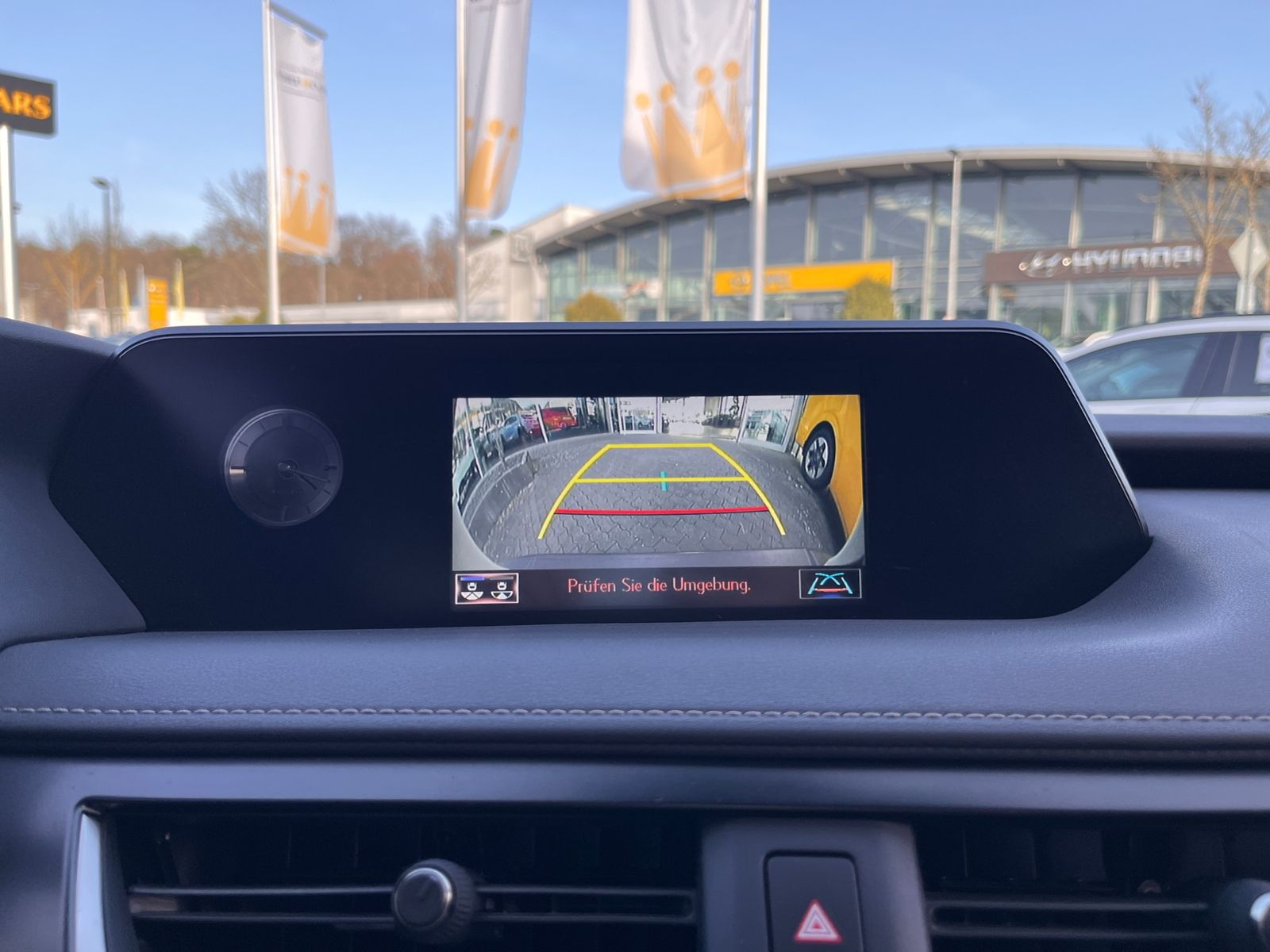 Fahrzeugabbildung Lexus UX 250 h Launch Edition LED NAV SHZ RFK