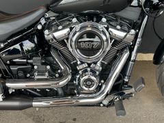 HARLEY DAVIDSON Softail Breakout 107 mit JEKILL & HYDE KLAPPE