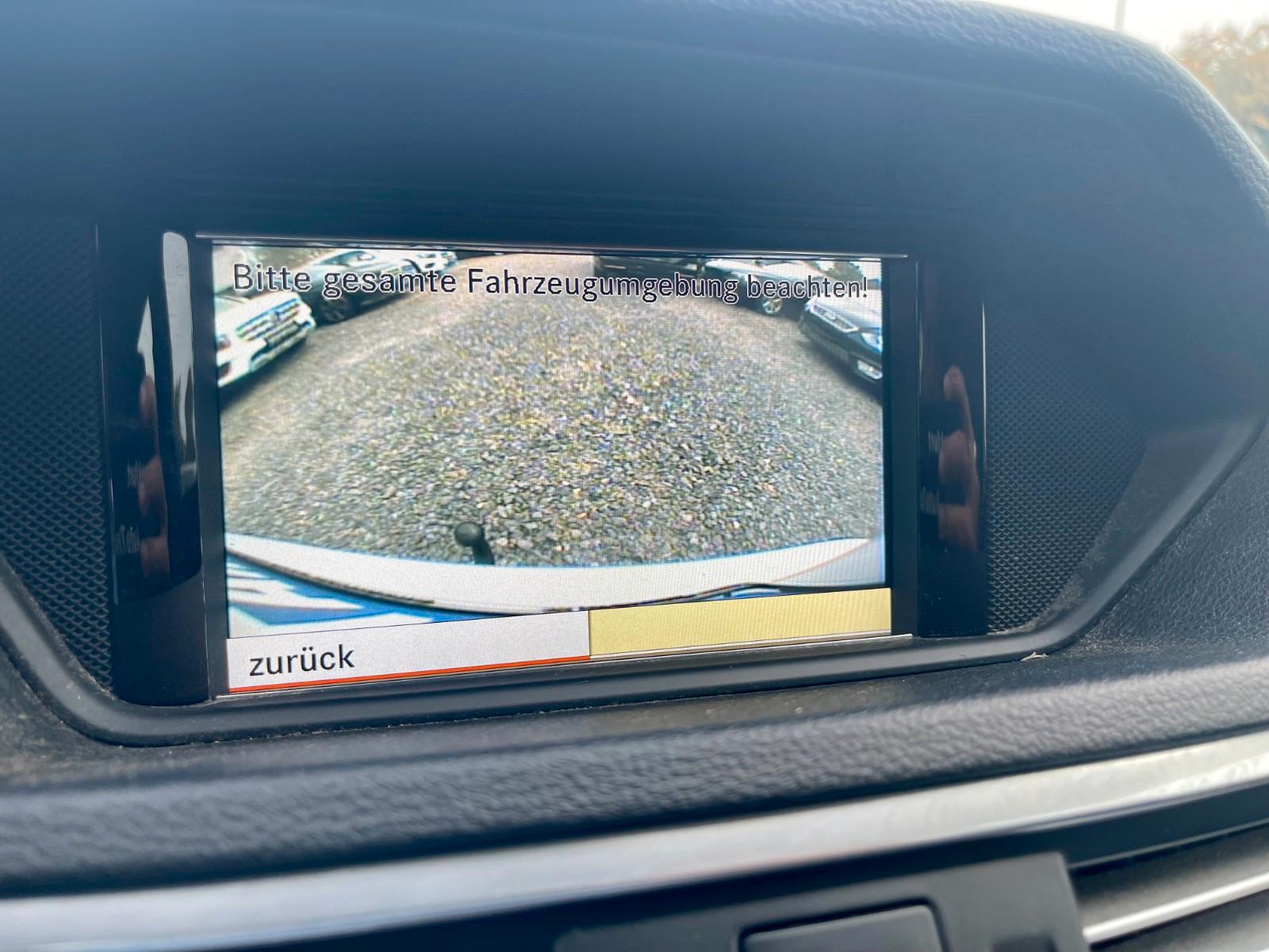 Mercedes-Benz E350 2010 — photo 17