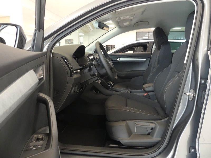 Fahrzeugabbildung SKODA Karoq 2.0l TDI DSG 4x4 Selection AHK*LED*KAM*NAV