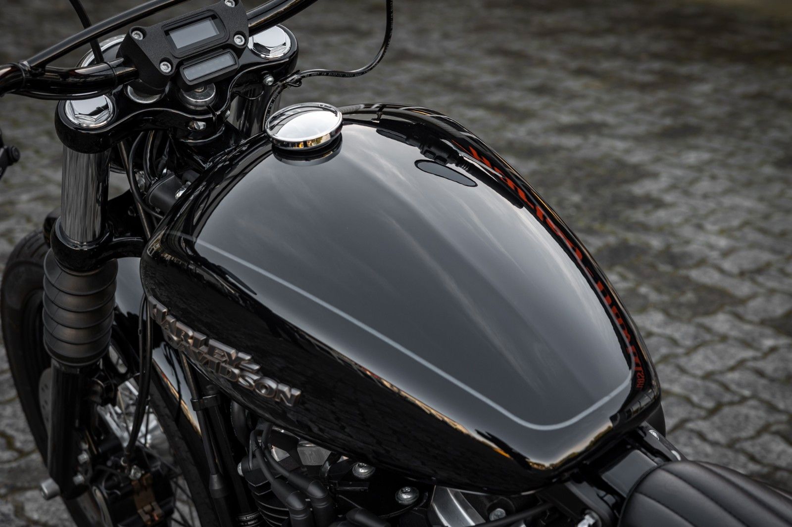Fahrzeugabbildung Harley-Davidson FXBB STREET BOB Softail  - JEKILL&HYDE