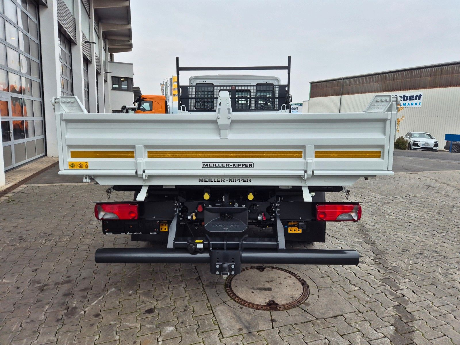 Fahrzeugabbildung Iveco Eurocargo ML80E21 Meiller Kipper 2x AHK 3 Sitze