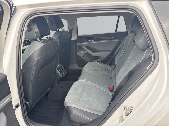 Passat Variant 1.5 eTSI Business LED+NAVI+AHK+RF